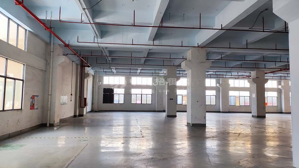 公明上村3200平方一樓廠房出租