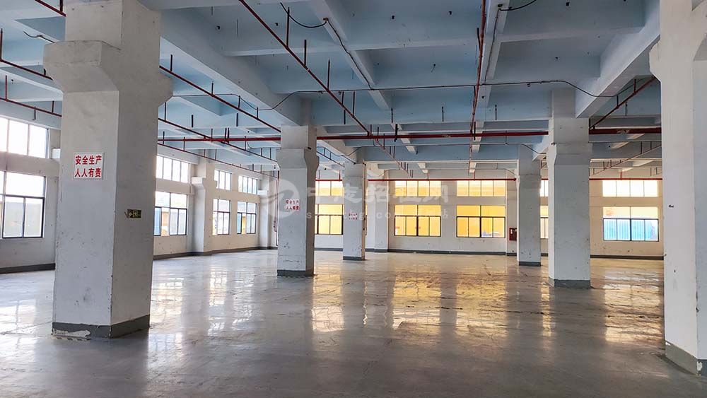 公明上村3200平方一樓廠房出租