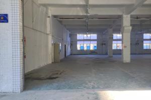 首月租金立減10%，公明樓村860平方實際面積一樓廠房招租，層高6米帶牛角